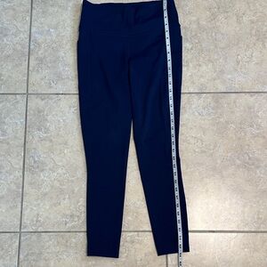 Classic Navy High-Rise Leggings.never worn.